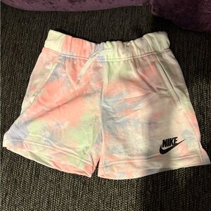 NWT NIKE SHORTS SIZE M